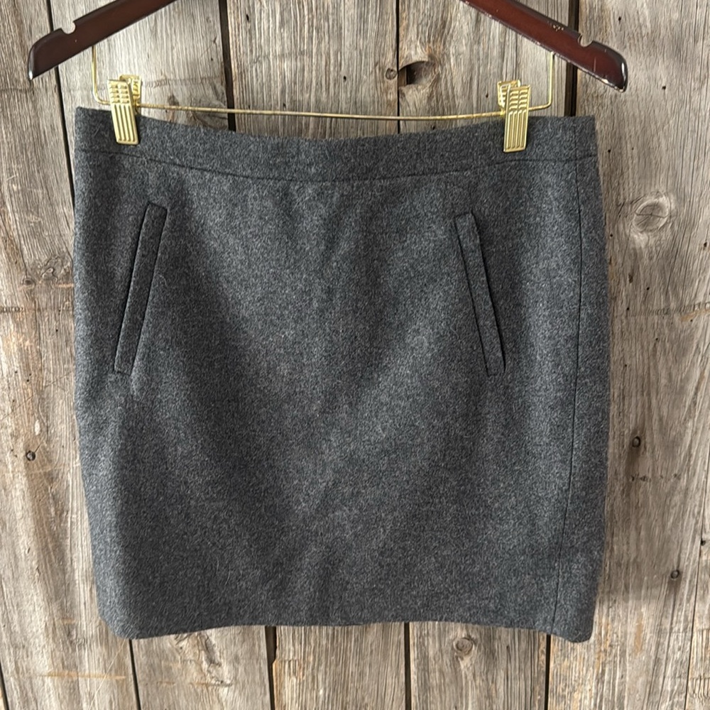 J.CREW Gray wool mini skirt - size 4